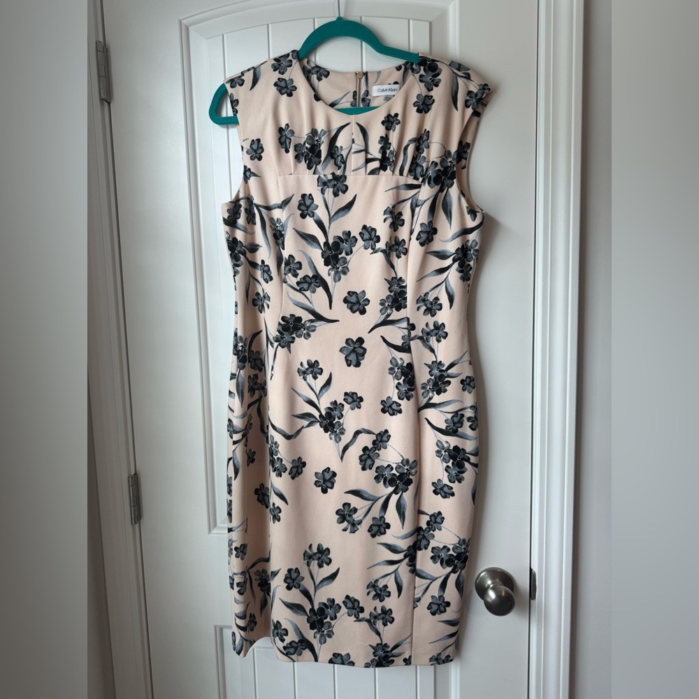 Beautiful, Classy Calvin Klein dress, Like New!